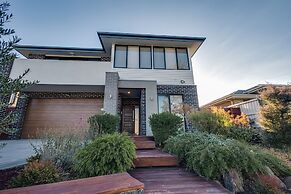 StayAU Newly Cozy Holiday House Tarneit