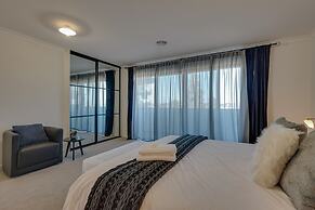 StayAU Newly Cozy Holiday House Tarneit