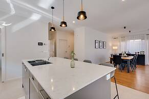 StayAU Newly Cozy Holiday House Tarneit