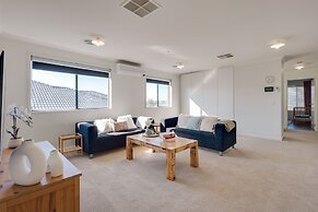 StayAU Newly Cozy Holiday House Tarneit