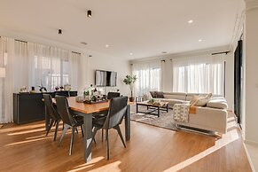 StayAU Newly Cozy Holiday House Tarneit