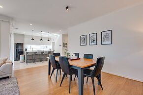 StayAU Newly Cozy Holiday House Tarneit