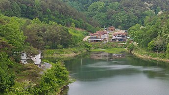 Cheongdo Ellago Poolvilla Pension