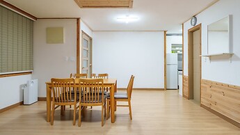 Cheongdo Ellago Poolvilla Pension