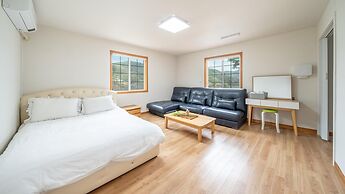 Cheongdo Ellago Poolvilla Pension