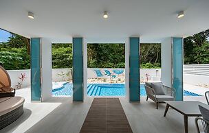 pool villa Sanrriott Okinawa Motobu