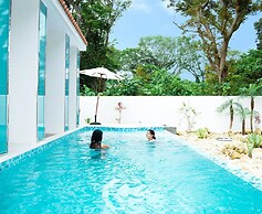 pool villa Sanrriott Okinawa Motobu