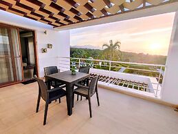 Penthouse Apartment With Stunning Sea and Mountain Views