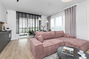 Apartment Near Arena Gdańsk by Renters