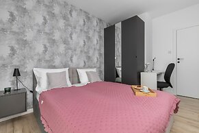 Apartment Near Arena Gdańsk by Renters