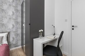 Apartment Near Arena Gdańsk by Renters