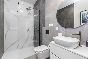 Apartment Near Arena Gdańsk by Renters