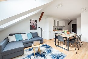 Apartment near Bertramka garden