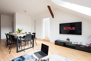 Apartment near Bertramka garden