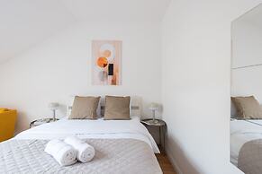 Apartment near Bertramka garden