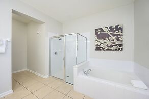 Beautiful Lakeview Condo, New Listing -1024