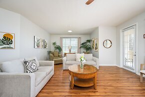 Beautiful Lakeview Condo, New Listing -1024