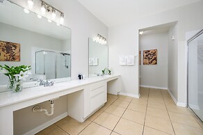 Beautiful Lakeview Condo, New Listing -1024