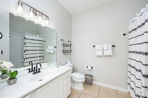 Beautiful Lakeview Condo, New Listing -1024