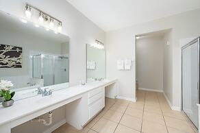 Beautiful Lakeview Condo, New Listing -1024