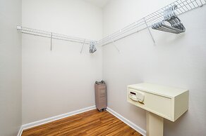 Beautiful Lakeview Condo, New Listing -1024