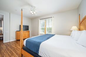 Beautiful Lakeview Condo, New Listing -1024