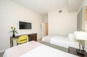 New Modern Vista Cay Reserve Condo - 5006