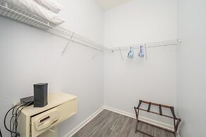 Beautiful Lakeview Vacation Condo, Vista Cay 1016