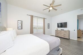 Beautiful Lakeview Vacation Condo, Vista Cay 1016