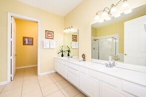 Beautiful Lakeview Vacation Condo, Vista Cay 1016