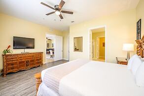 Beautiful Lakeview Vacation Condo, Vista Cay 1016