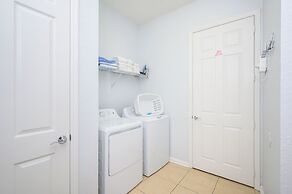 Beautiful Lakeview Vacation Condo, Vista Cay 1016