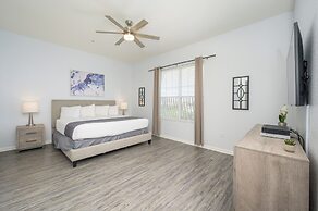 Beautiful Lakeview Vacation Condo, Vista Cay 1016