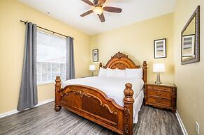 Beautiful Lakeview Vacation Condo, Vista Cay 1016