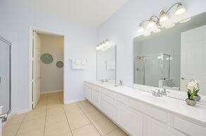 Beautiful Lakeview Vacation Condo, Vista Cay 1016