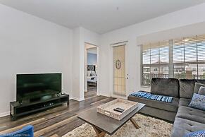 Beautiful Modern Vista Cay Condo, Near Parks-2011