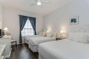 Beautiful Modern Vista Cay Condo, Near Parks-2011