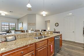 Beautiful Modern Vista Cay Condo, Near Parks-2011