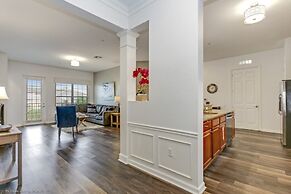 Beautiful Modern Vista Cay Condo, Near Parks-2011