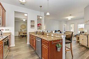 Beautiful Modern Vista Cay Condo, Near Parks-2011