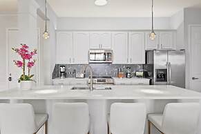 Luxury Lakeview Penthouse, Vista Cay Orlando 1025