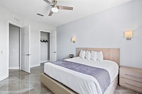 Luxury Lakeview Penthouse, Vista Cay Orlando 1025