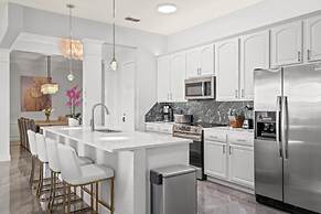 Luxury Lakeview Penthouse, Vista Cay Orlando 1025