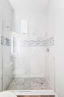 Luxury Lakeview Penthouse, Vista Cay Orlando 1025