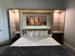 Luxury Lakeview Penthouse, Vista Cay Orlando 1025