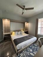 Luxury Lakeview Penthouse, Vista Cay Orlando 1025