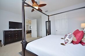 Beautiful Modern Condo, Near Parks-2012