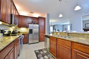 Beautiful Modern Condo, Near Parks-2012