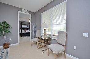 Beautiful Modern Condo, Near Parks-2012