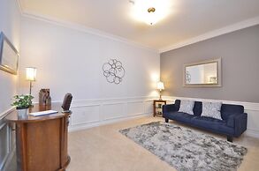 Beautiful Modern Condo, Near Parks-2012